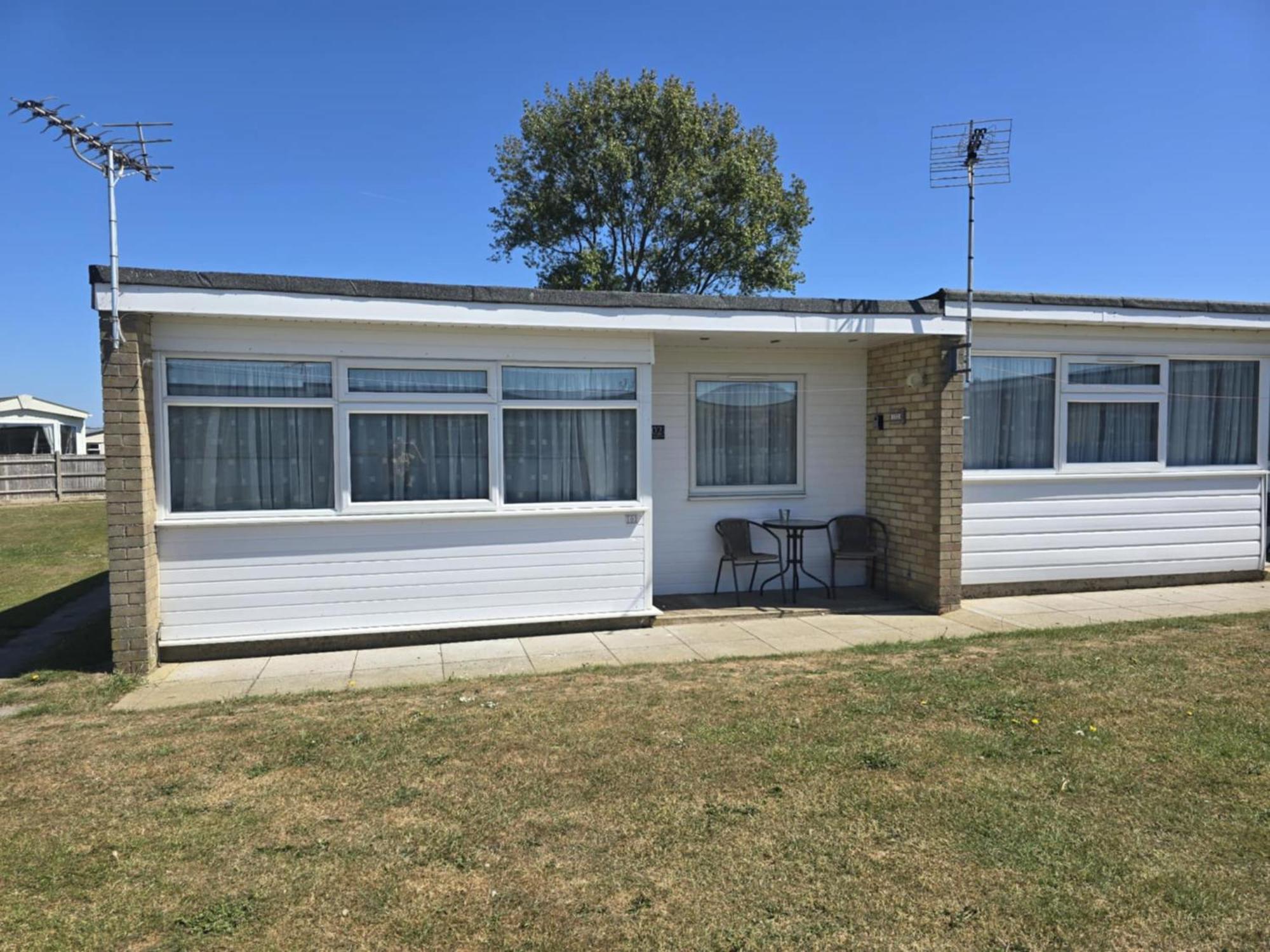 102 M And T Sunbeach,scartby Near 2 Bed South Facing Chalet